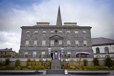 Augmented Reality in Ireland First of 19 projects opens at Bishop’s Palace in Waterford through €2.3m Fáilte Ireland investment scheme