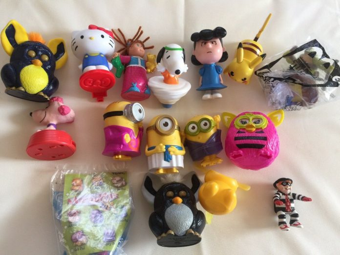 Fast food toys to be banned at Burget King and McDonalds Burger King will no longer give away plastic toys with children's meals, amid pressure to reduce plastic waste.